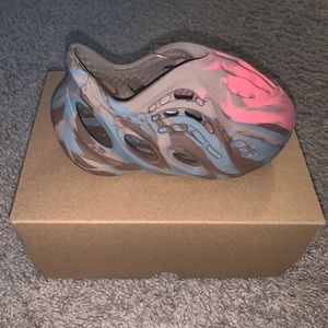 Adidas Yeezy Foam Runner